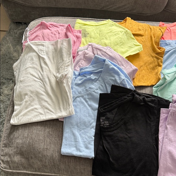 Colorful T-Shirt Collection - Picture 4 of 4